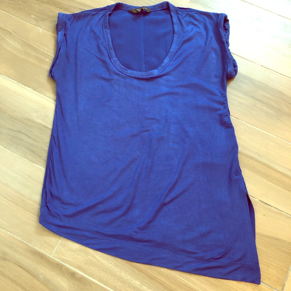 BR blouse diagonal hem